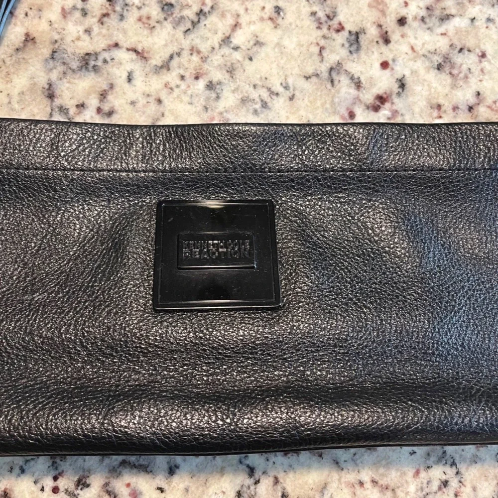 Kenneth Cole Reaction Wristlet Clutch Womens Large Black Leather Minimalist Zip